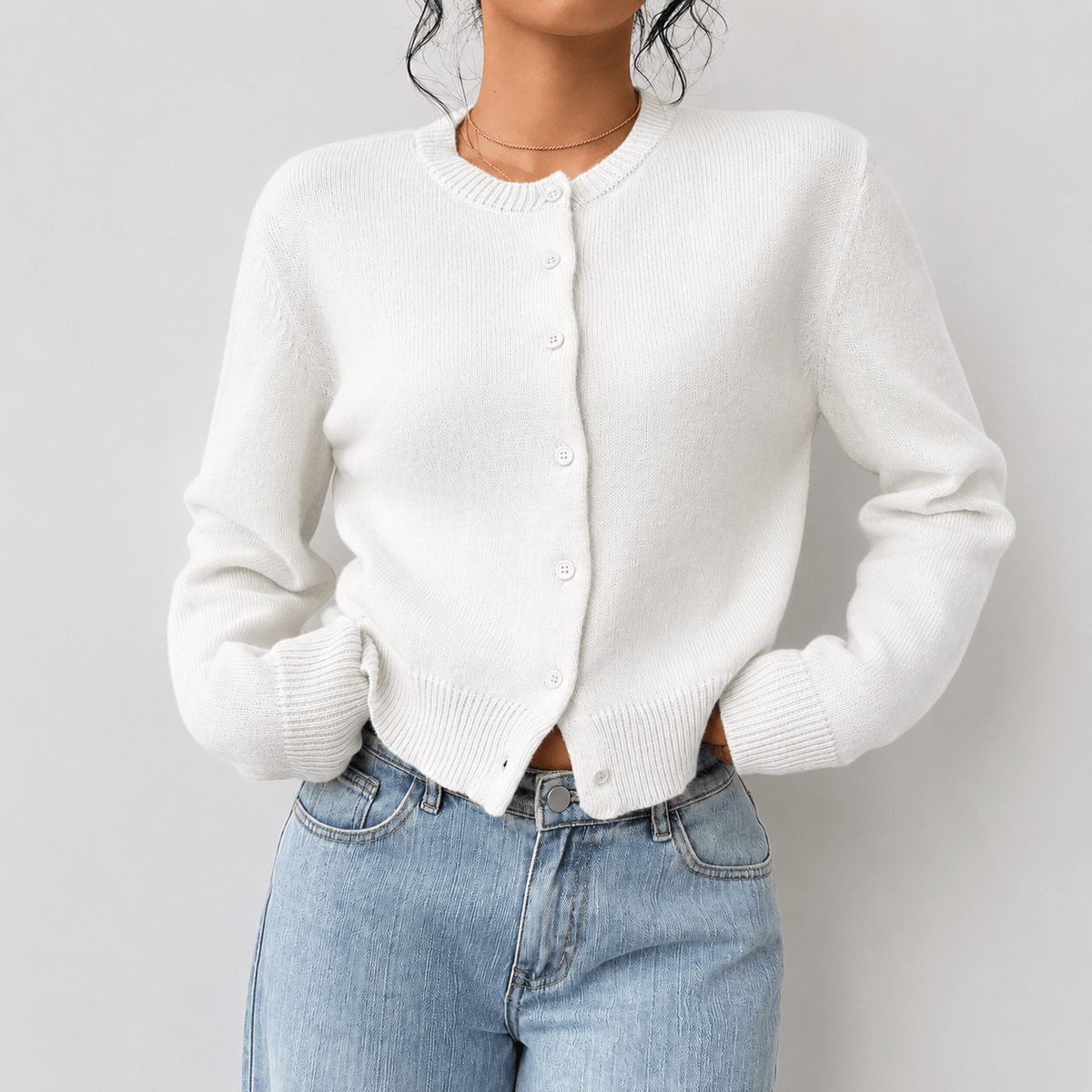 Women's Buttoned Short Knit Cardigan with Clean Finish
