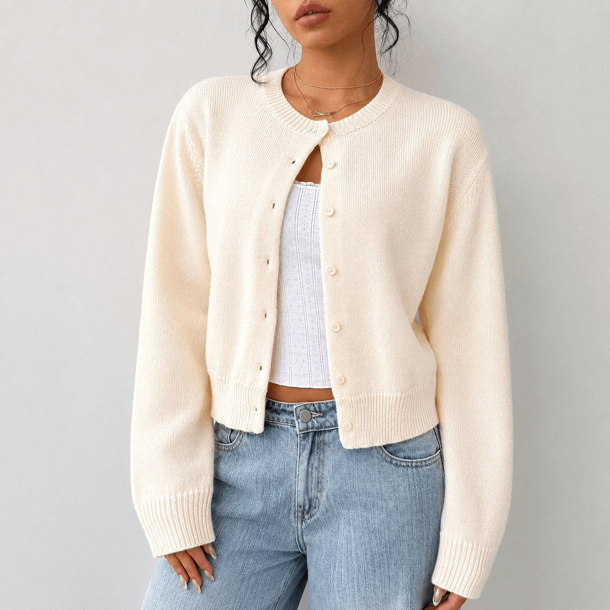 Women's Buttoned Short Knit Cardigan with Clean Finish