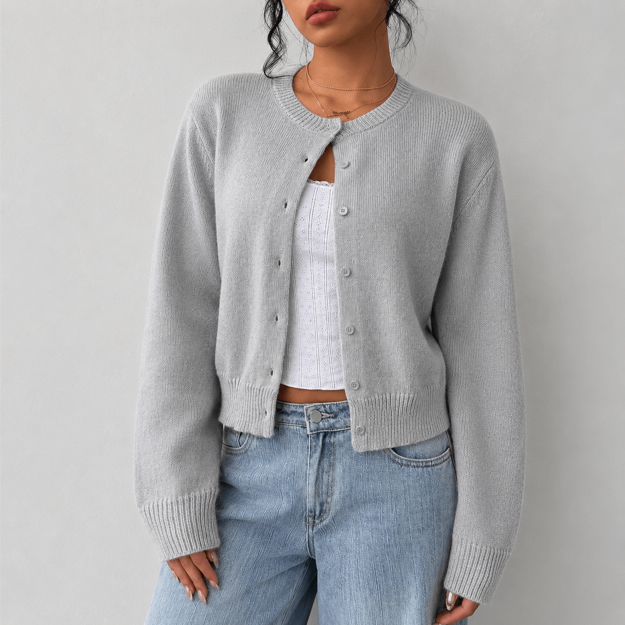 Women's Buttoned Short Knit Cardigan with Clean Finish