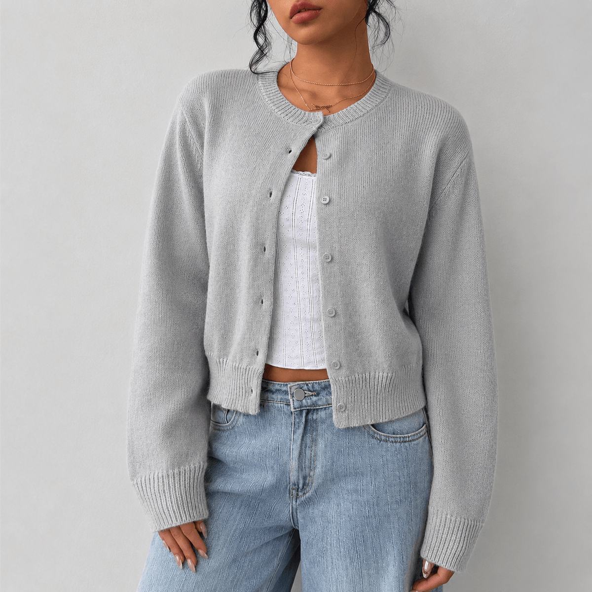 Women's Buttoned Short Knit Cardigan with Clean Finish