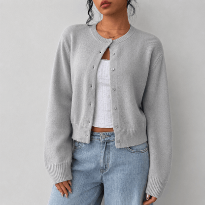 Women's Buttoned Short Knit Cardigan with Clean Finish