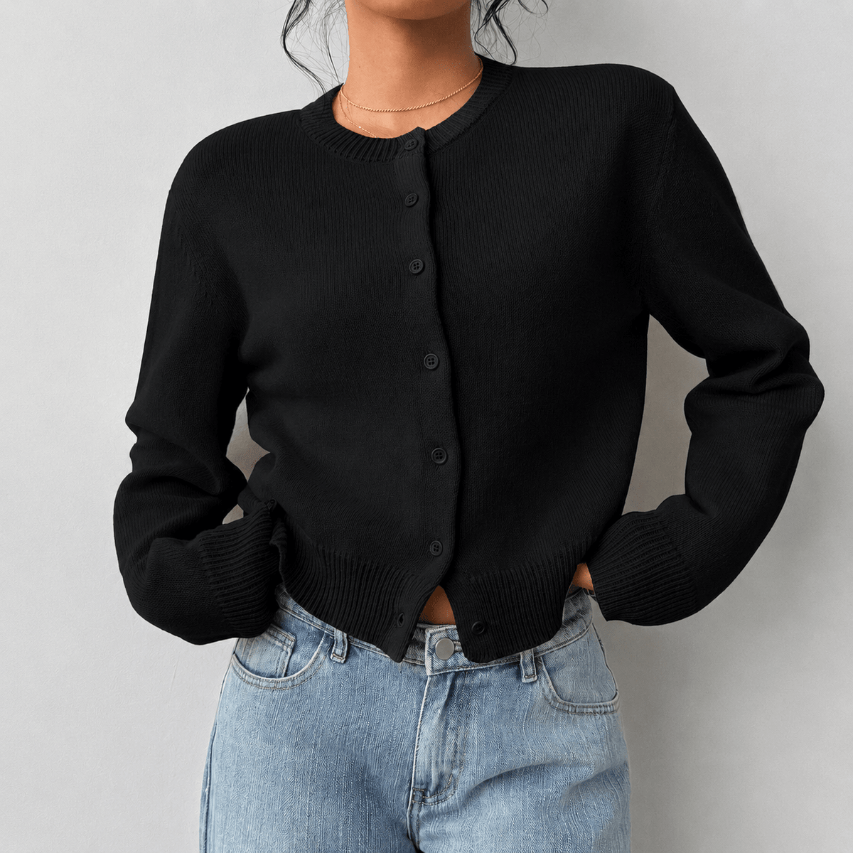 Women's Buttoned Short Knit Cardigan with Clean Finish