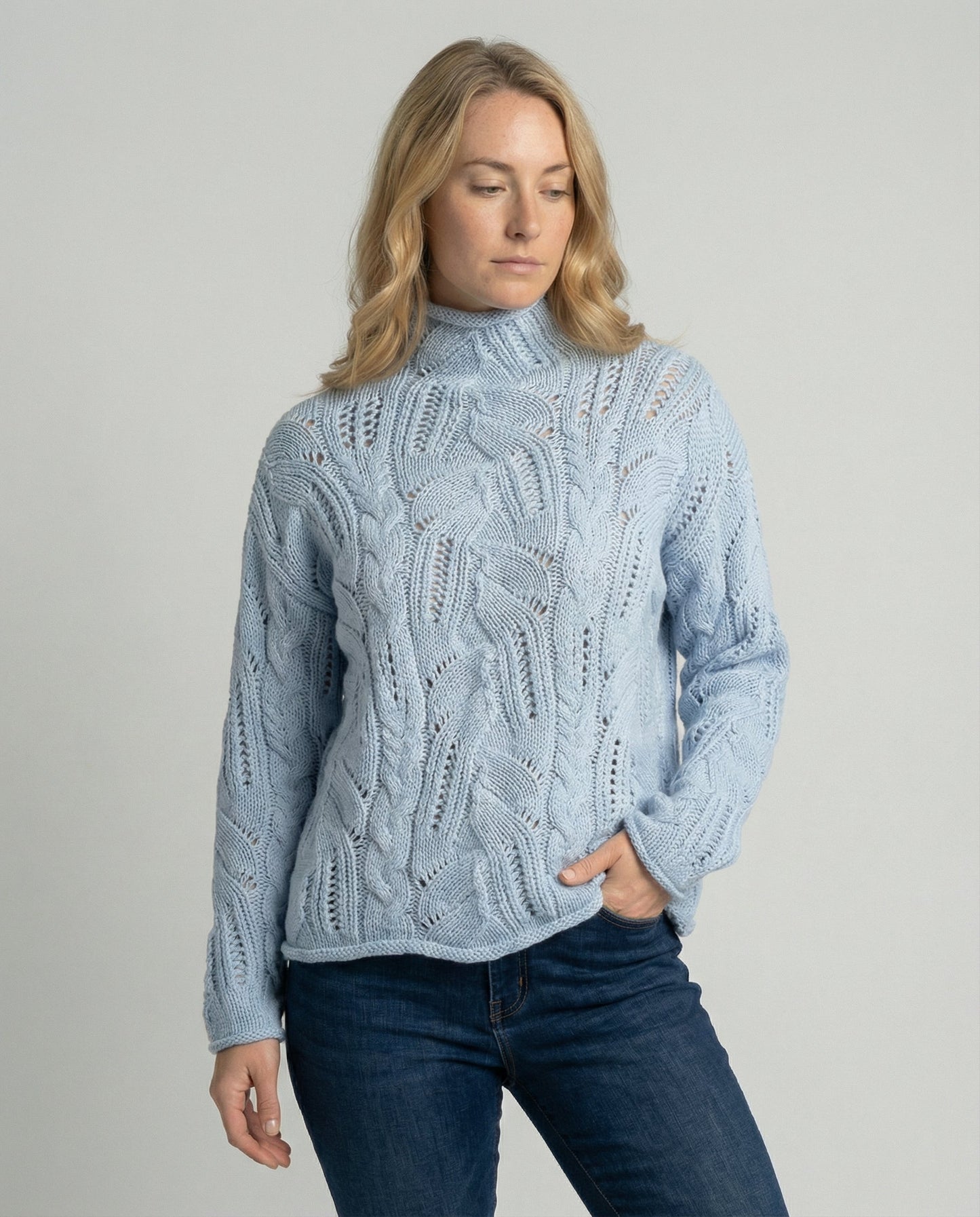 Women's Cable Knit Turtleneck Jumper with Dense Yarn