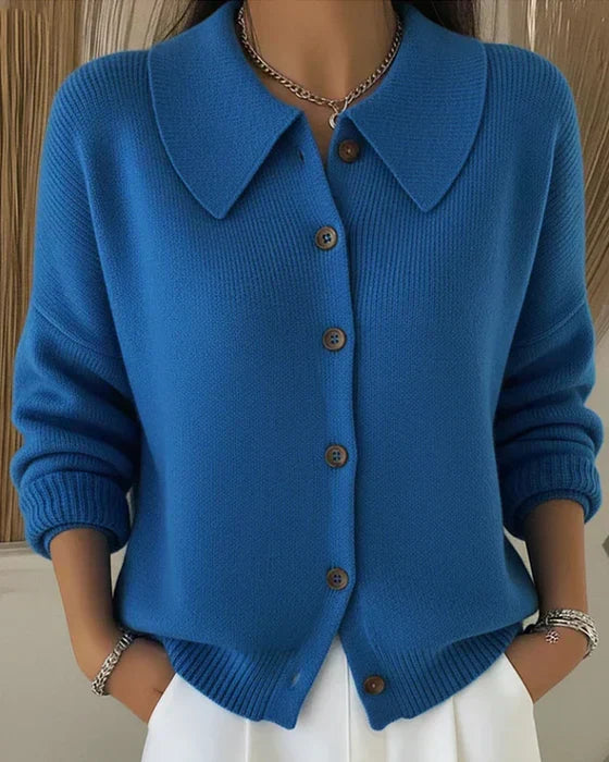Women's Chunky Knit Cardigan with Wide Collar and Wooden Buttons