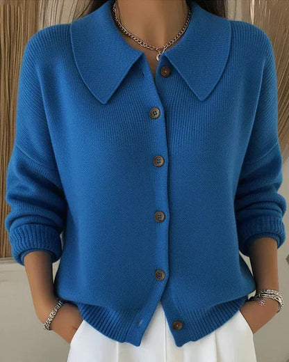 Women's Chunky Knit Cardigan with Wide Collar and Wooden Buttons