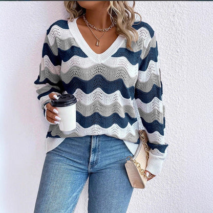 Women's Lightweight V-Neck Jumper with Zigzag Pattern