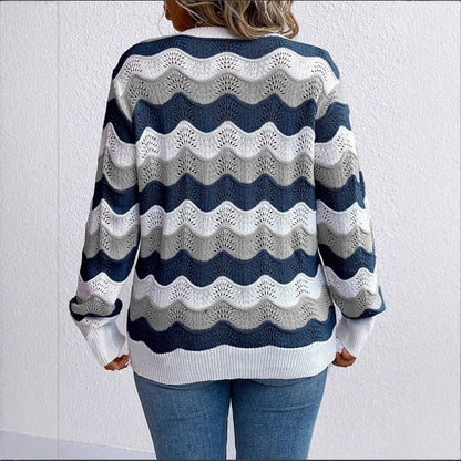 Women's Lightweight V-Neck Jumper with Zigzag Pattern