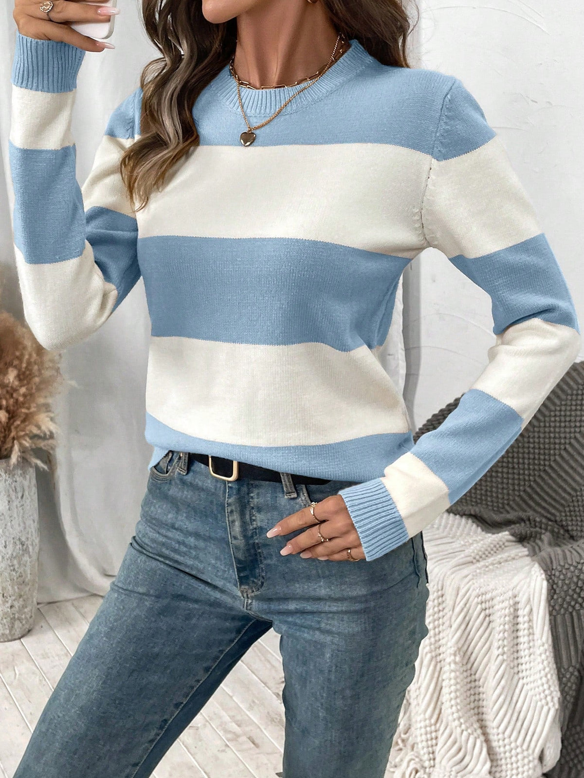 Women's Long-Sleeved Striped Jumper with Round Neckline