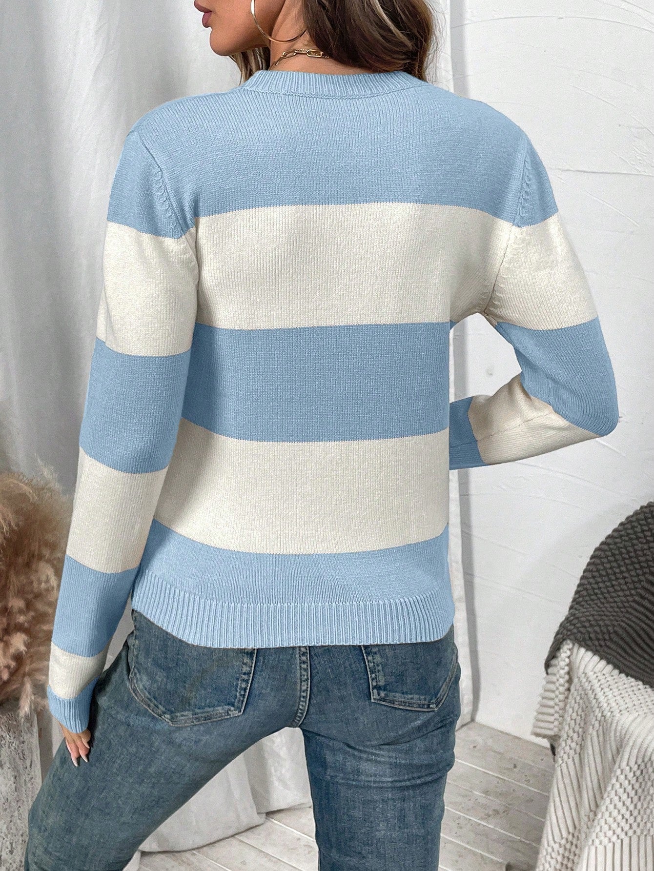 Women's Long-Sleeved Striped Jumper with Round Neckline