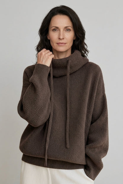 Women's Long Sleeve Hooded Jumper in Fine Knit Material