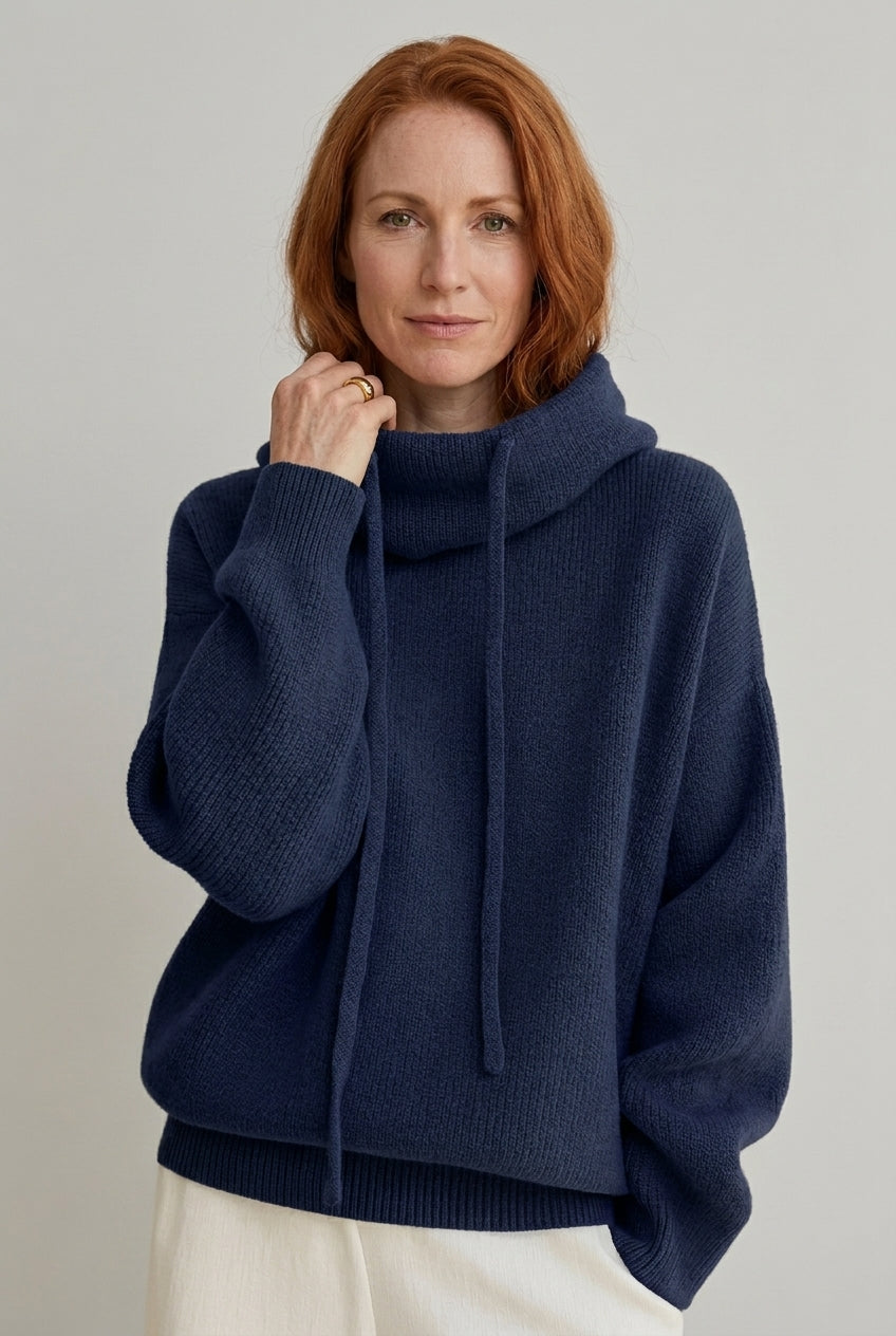 Women's Long Sleeve Hooded Jumper in Fine Knit Material