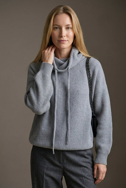 Women's Long Sleeve Hooded Jumper in Fine Knit Material
