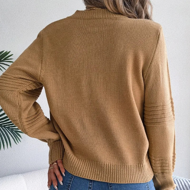 Women's Round Neck Jumper in Soft Knit with Reinforced Seams