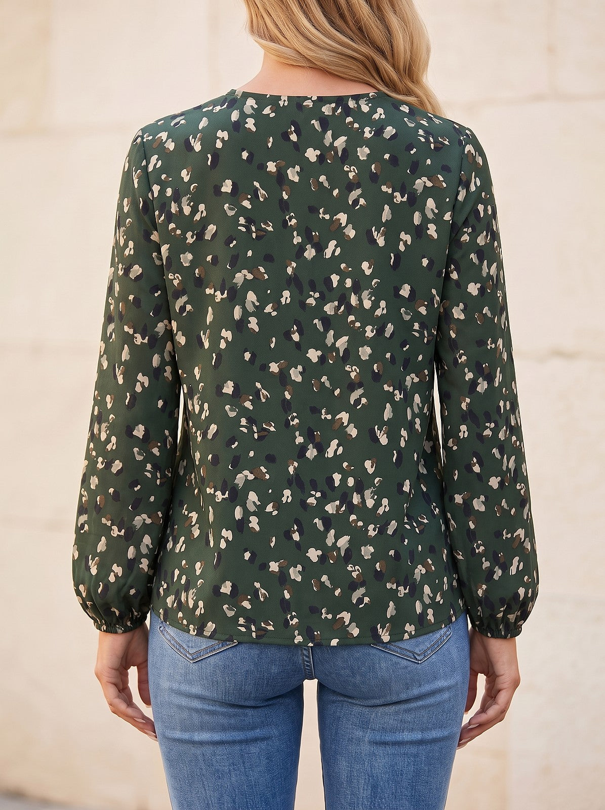 Women's Printed V Neck Pleated Top